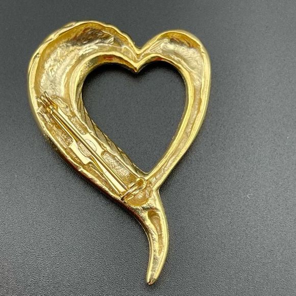 Vintage Chunky Gold Tone Heart Shaped Brooch Pin - Picture 2 of 2